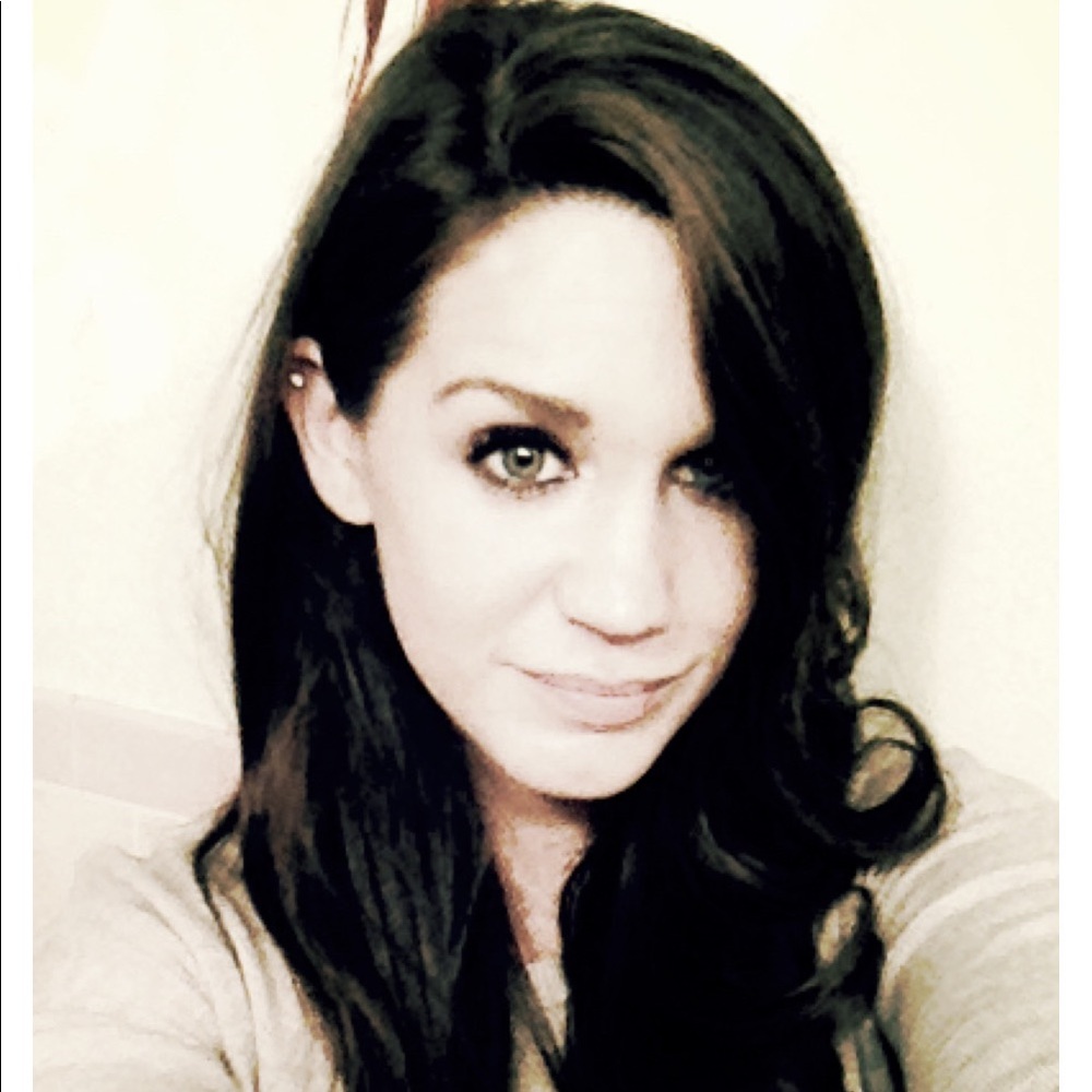 Meet your Posher, Caitlyn